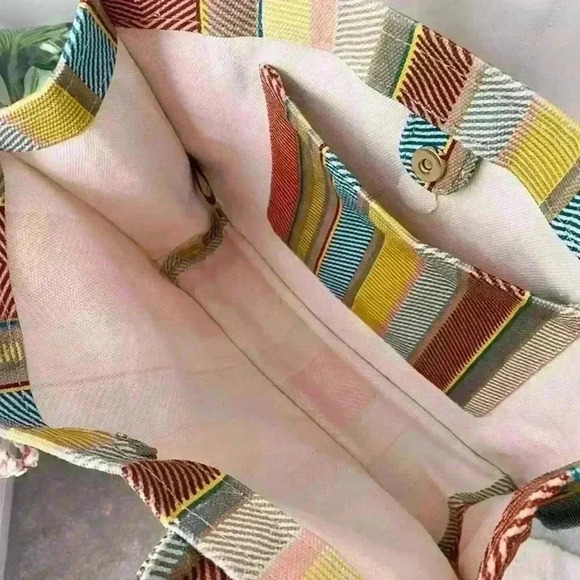 Vince Camuto tote bag - Picture 2 of 3